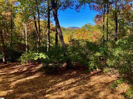 60 Lakes Edge Way