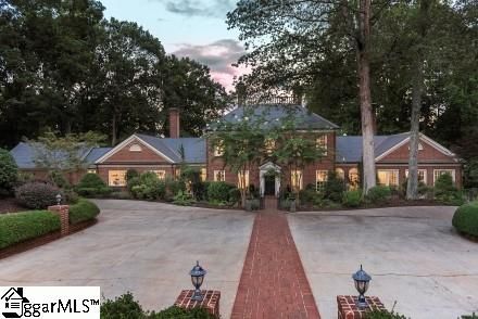 120 E Round Hill Road