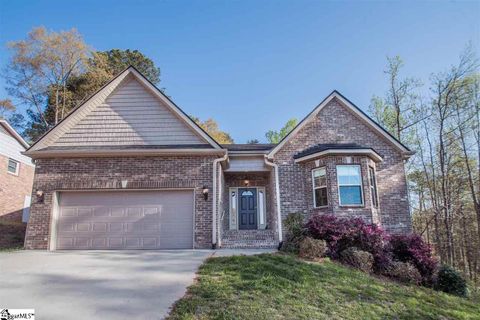 7 Eastwood Drive