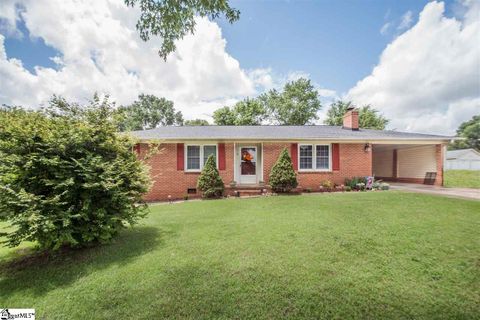 216 Bentwood Drive