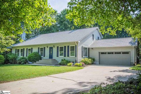 313 Cardinal Drive sold home in Oak Hollow, Greenville, SC