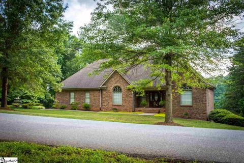 104 Lakewood Court