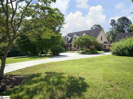 112 W Round Hill Road