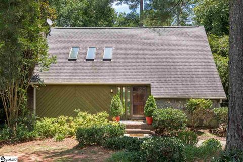 1102 Pineview Drive