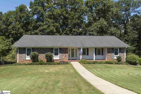 304 Lakecrest Drive