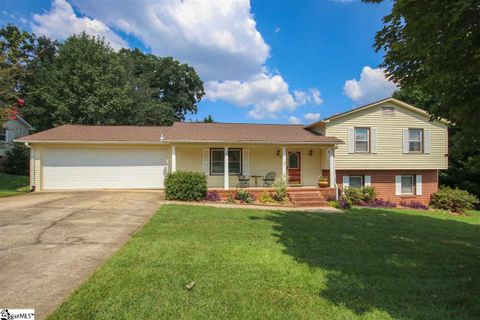 25 Saddlewood Lane