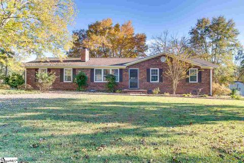 301 Hickory Drive sold home in Ridgewood Acres, Easley, SC