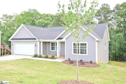 208 Selden Way