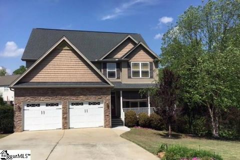 407 Chestnut Woods Court