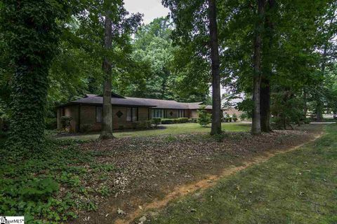 14 Red Fox Trail sold home in Foxcroft, Greenville, SC