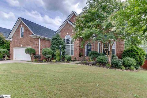 102 Clairewood Court