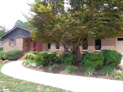 4 Broomfield Drive