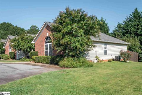 104-B Reef Court sold home in Magnolia Reef, Easley, SC