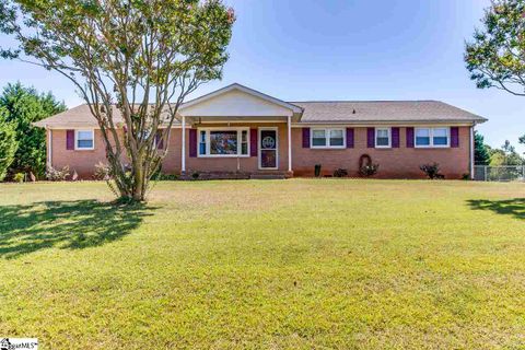 102 Magnolia Avenue