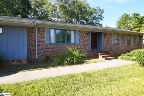 402 Eastcliffe Way