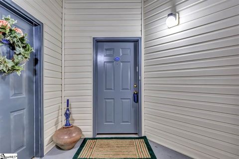 140 Wexford Drive #104