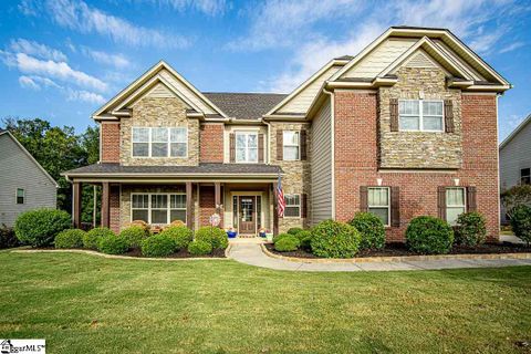 208 Lacebark Court sold home in Chandler Lake, Simpsonville, SC