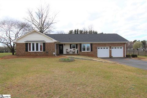 113 Ridgewood Drive