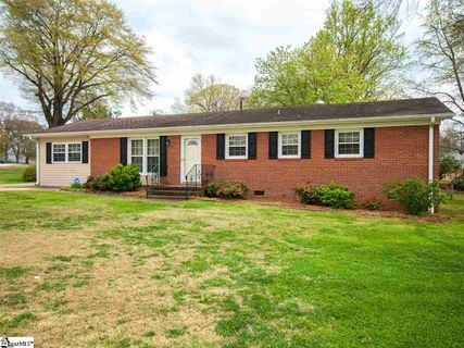 2 Ashwood Avenue