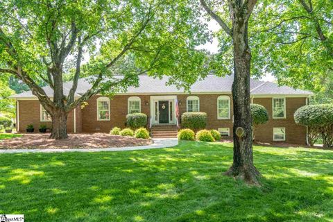 119 W Queen Ann Road sold home in Foxcroft, Greenville, SC