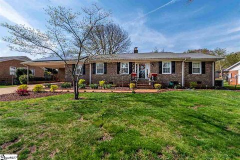 10 Queensbury Drive sold home in Canterbury Hills, Greenville, SC