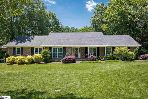 6 Stonehedge Drive sold home in Foxcroft, Greenville, SC