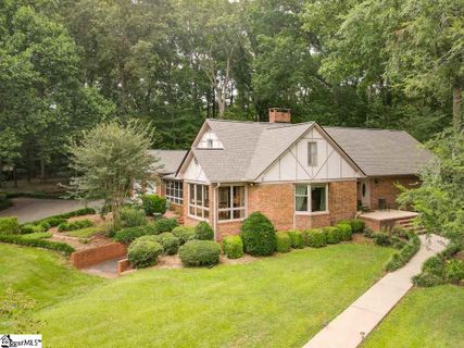 406 Lakecrest Drive