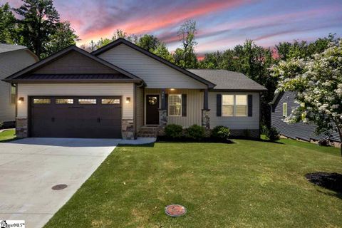 306 Hampton Farms Trail