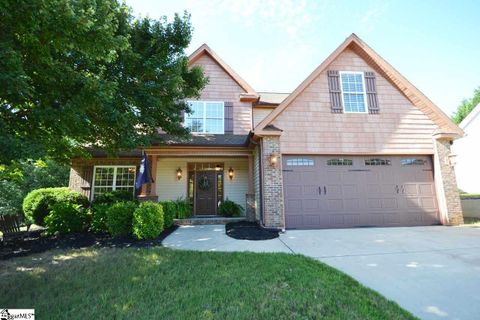 408 Chestnut Woods Court