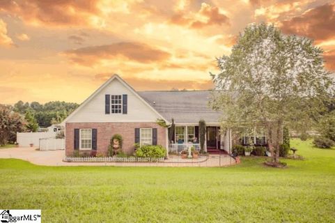 16 Country Knolls Drive sold home in Country Knolls, Greer, SC