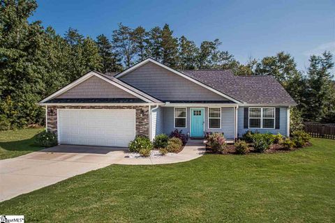 105 Crepe Myrtle Court