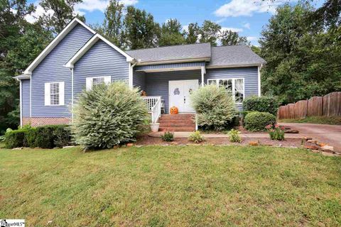 104 Graclan Court