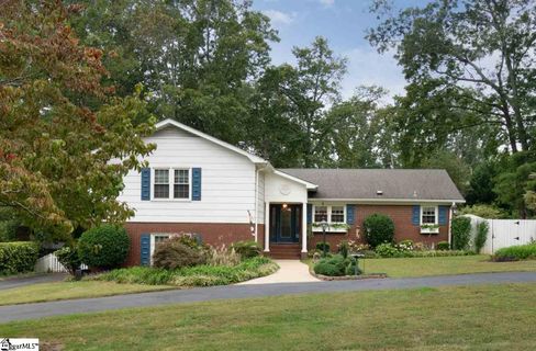 105 Maple Place