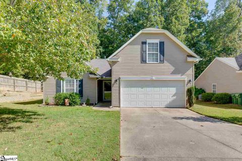 208 Manhassett Court