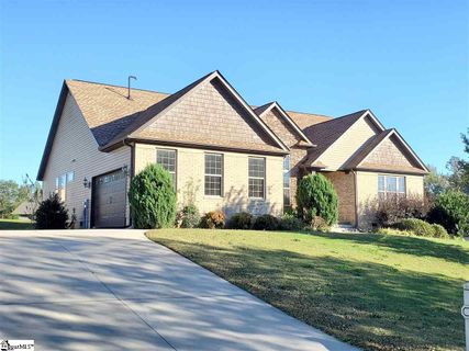 137 Fox Farm Way sold home in Boulder Creek, Greer, SC