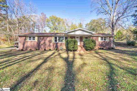 214 Knollview Drive