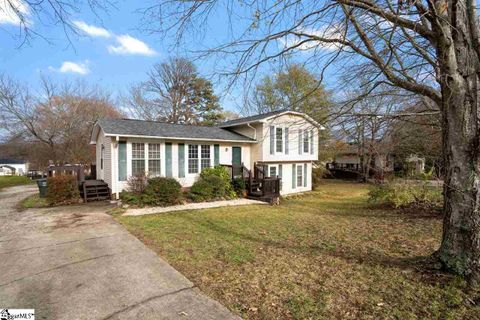 3304 Locust Hill Road sold home in Paris View, Taylors, SC