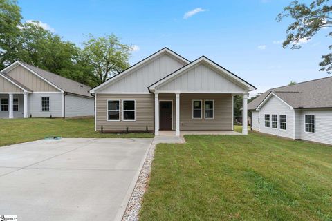 13 Ellendale Avenue