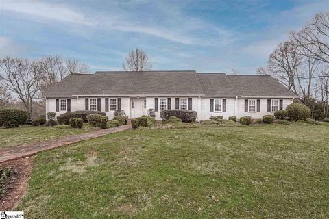 17 Meadow Lane sold home in Foxcroft, Greenville, SC