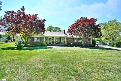 102 Andrew Avenue