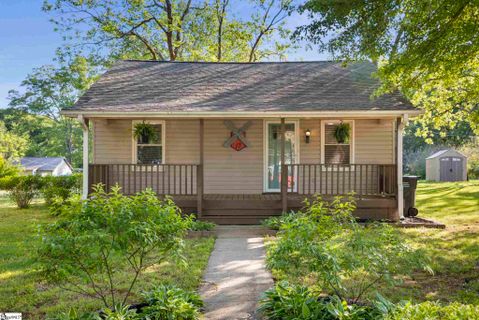 17 Brooks Avenue
