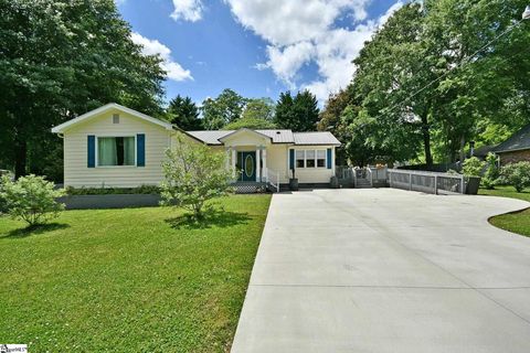 112 Wilshire Drive