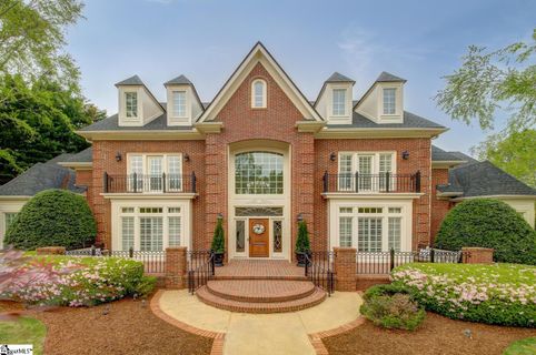 2 Baronne Court
