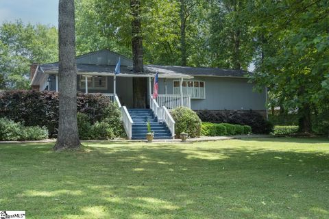 212 Rollingwood Way
