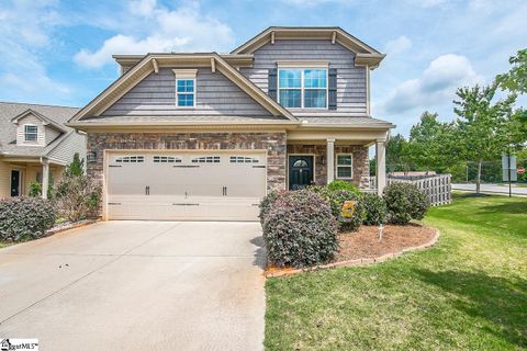 100 Romsey Circle