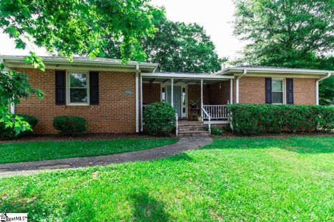 128 Abbotsford Drive