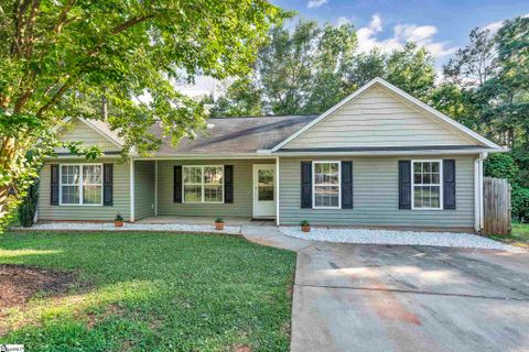 823 Gray Eagle Lane sold home in Falcon Ridge, Boiling Springs, SC