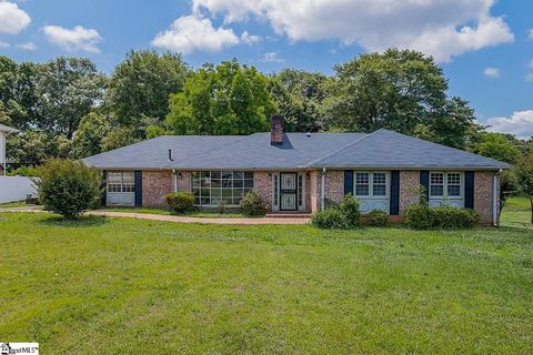 207 Evening Way sold home in Sunset Heights, Mauldin, SC