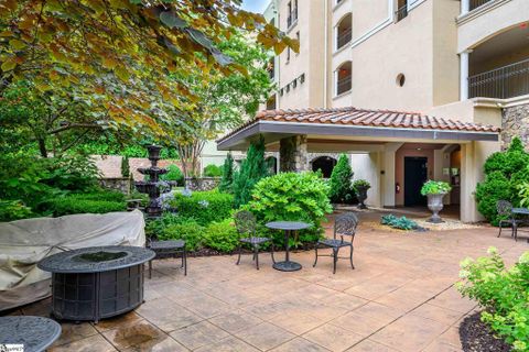 1209 E Washington Street Unit 203