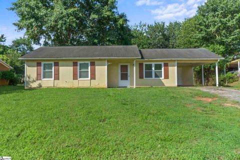 201 Canterbury Street sold home in The Village, Simpsonville, SC